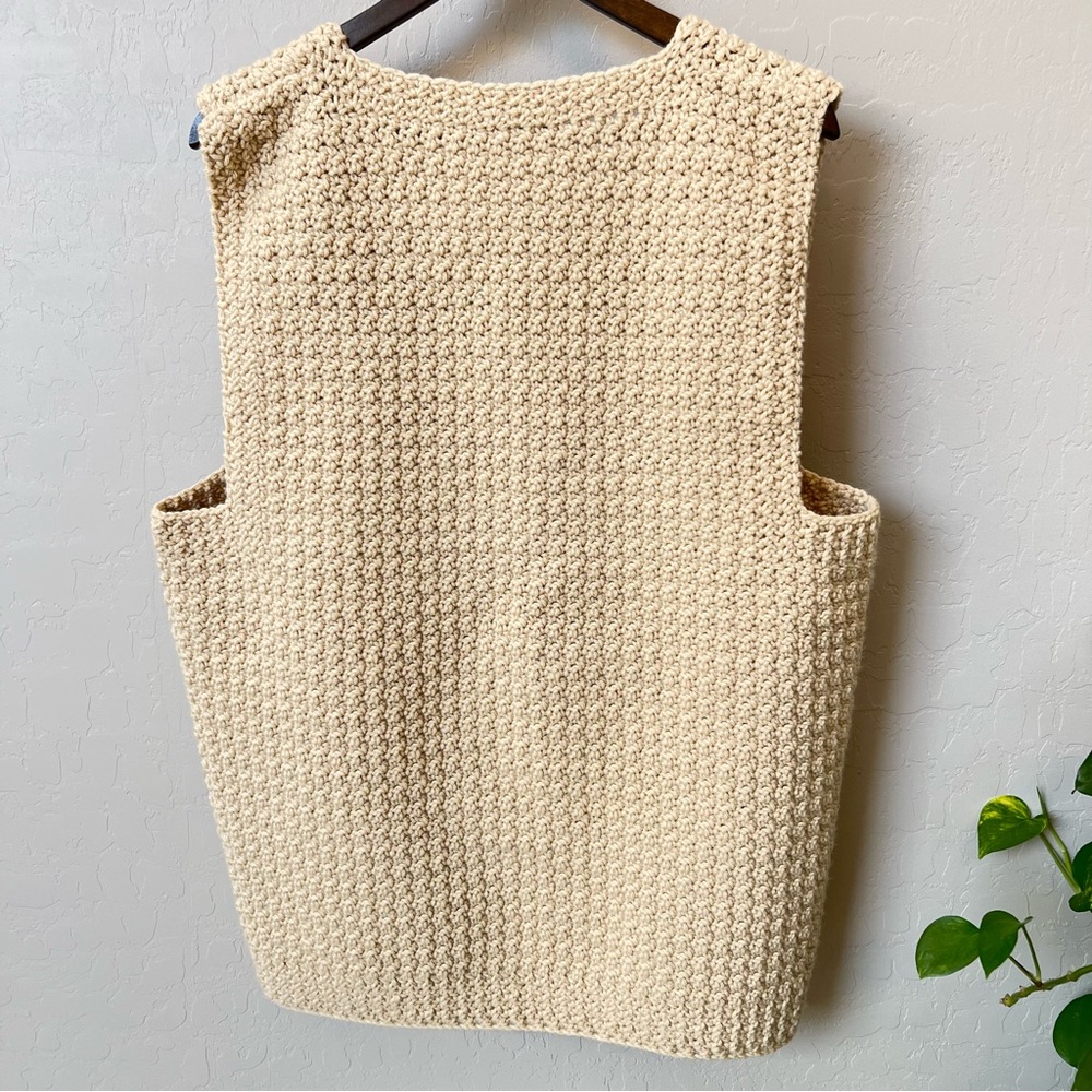 Hand Crocheted Vest, wool blend, tassled/wood beads tie closure, 70sVb, L/XL. - Picture 2 of 6